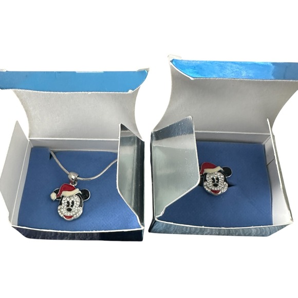 2003 Disney Avon Santa Mickey Mouse Christmas‎ Ring & Necklace Size Small/Medium - Picture 1 of 12